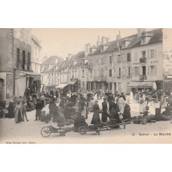 21 SEMUR. Le Marché