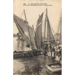 85 LES SABLES D'OLONNE. Arrivée des Sardinières devant la Poissonnerie