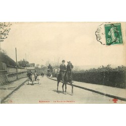 92 ROBINSON. Cavalier et attelage Route de Malabry 1911