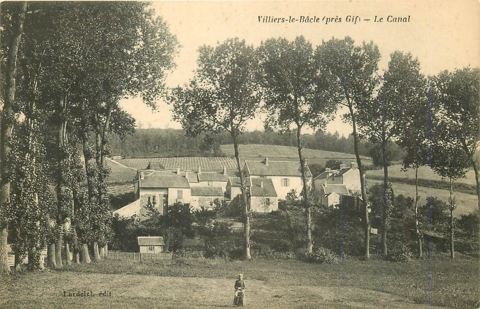 91 VILLIERS-LE-BÂCLE. Le Canal avec Paysanne