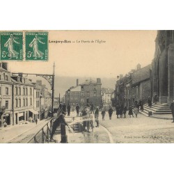 54 LONGWY-BAS. Nombreux enfants sur le Parvis de l'Eglise 1912