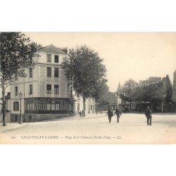 44 CHANTENAY-SUR-LOIRE. Café des Tramways Place de la Chesnaie