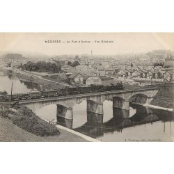 08 MEZIERES. Train sur le Pont d'Arches