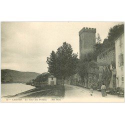 46 CAHORS. Tour des Pendus avec promeneuses