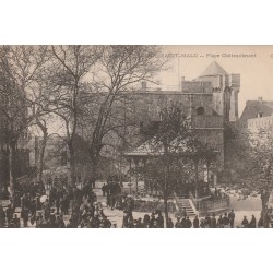 35 SAINT-MALO. Kiosque à Musiques Place Châteaubriant vers 1900