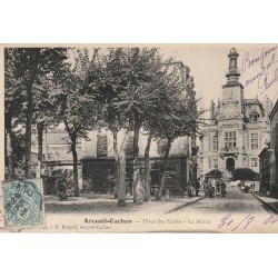 94 ARCUEIL-CACHAN. Attelages et cheval devant la Mairie Place des Ecoles 1904