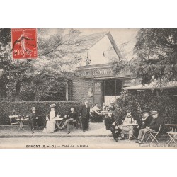 95 ERMONT. Consommateurs en Terrasse du Café de la Halte 1908