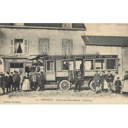 18 NERONDES. Service des Trains Renards et Messagerie. L'Autobus devant Café Bourdeaux