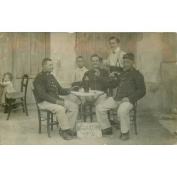 30 NÎMES. Militaires du 16° Régiment d'Infanterie en 1906