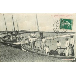 34 VALRAS-LA-PLAGE. Préparatifs pour la Pêche 1912