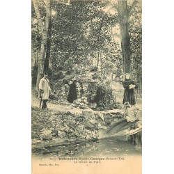 94 VILLENEUVE-SAINT-GEORGES. Grotte du Parc avec Garde Forestier