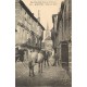 22 QUINTIN. Les ramasseurs de crotin avec attelage rue au Lait vers 1900