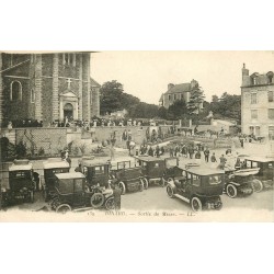 2 x cpa 35 DINARD. Anciens taxis à la Sortie de Messe et Boulevard Féart