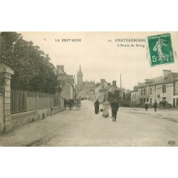 35 CHATEAUBOURG. Entrée du Bourg avec "Thomas" maréchal ferrant