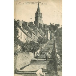 22 LANNION-BRELEVENEZ. Le Grand Escalier bien animé 1912