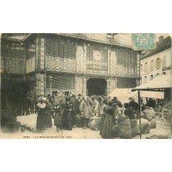 89 SENS. Le Marché-Couvert un Lundi 1905