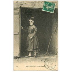 carte postale ancienne 03 BOURBONNAIS. Une Fermière 1909
