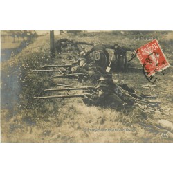 GUERRE MILITAIRES. Soldats Belges dans les tranchées de Diest 1914
