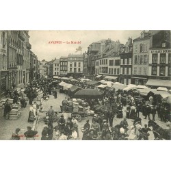 59 AVESNES SUR HELPE. Le Marché bien animé 1913