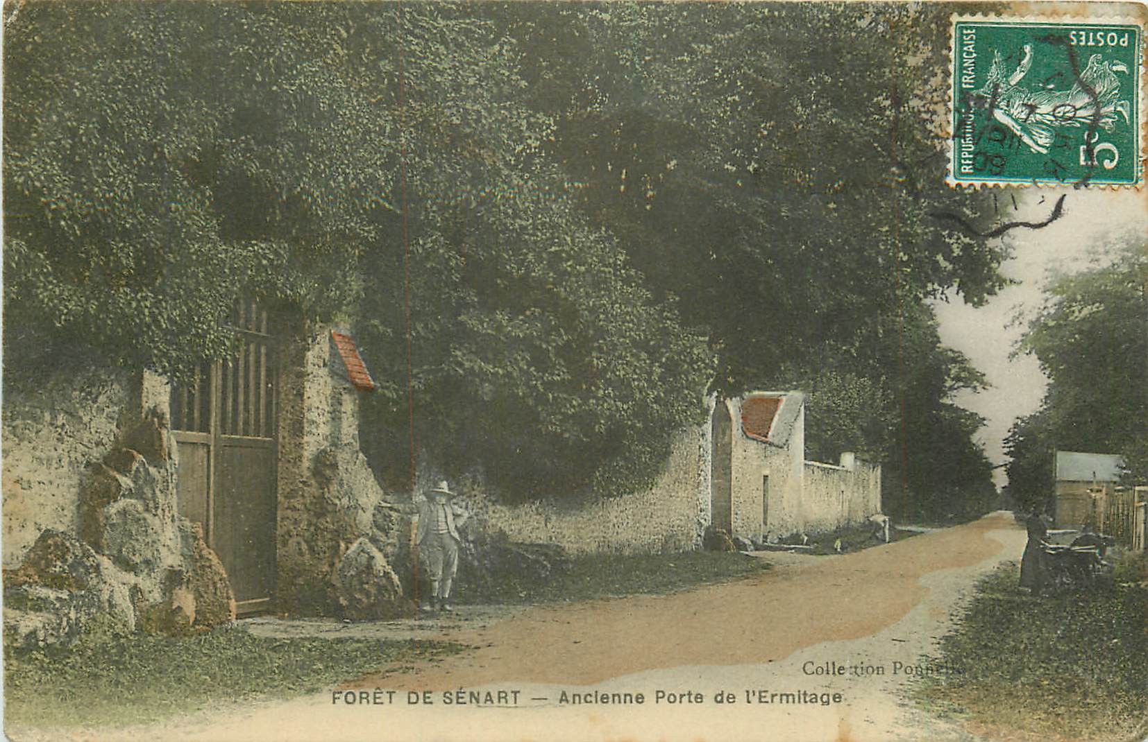 91 FORÊT DE SENART. Gamin à l'Ancienne Porte de l'Ermitage 1909