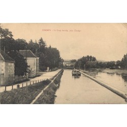 89 CHAMPS. La Cour barrée avec Péniche sur le Canal 1916