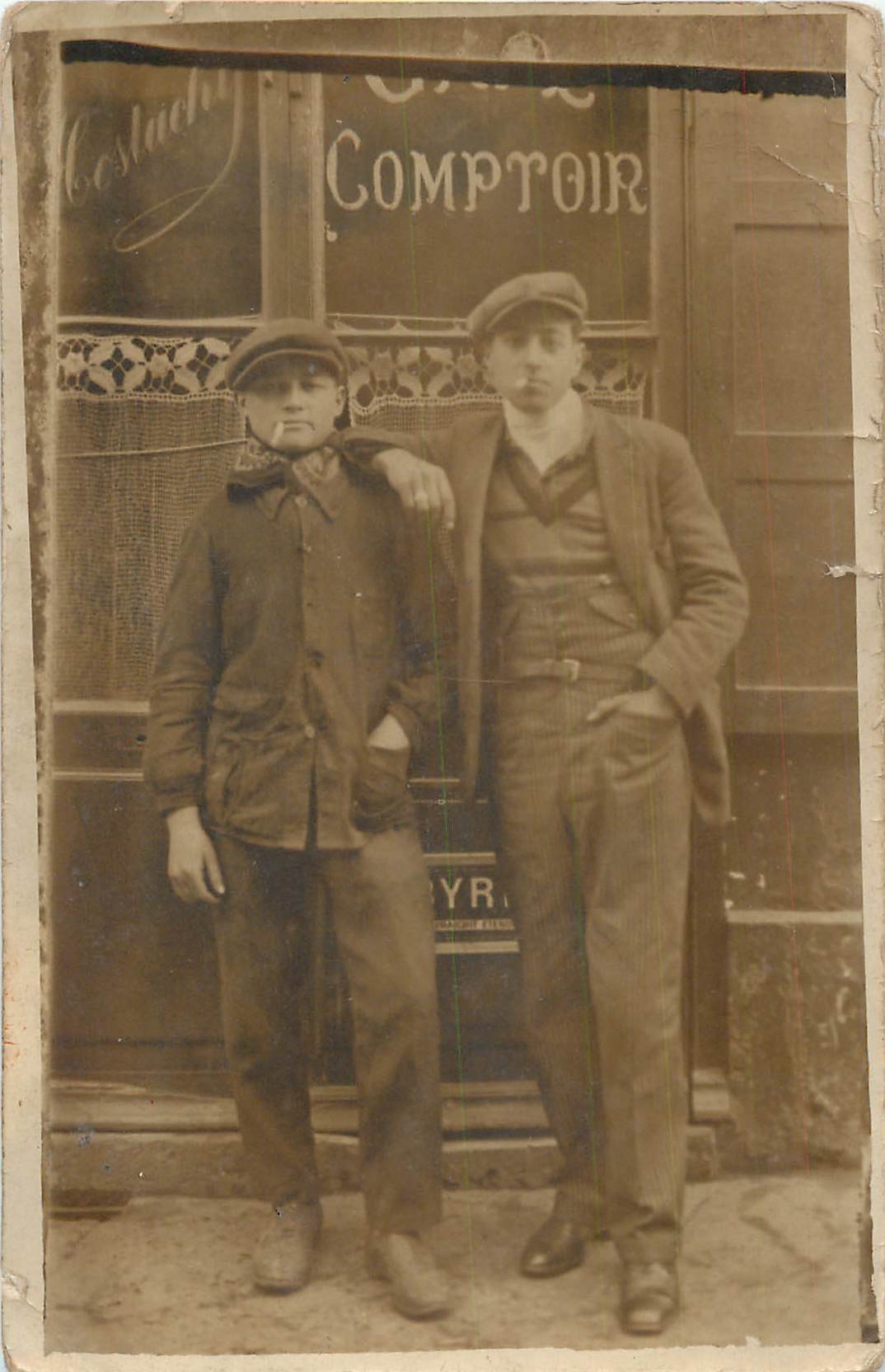 Café Comptoir Costachy. Photo carte postale à identifier vers 1910