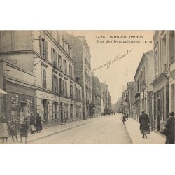92 BOIS COLOMBES. Librairie journaux sur rue des Bourguignons