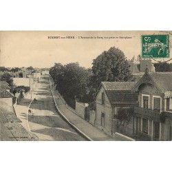 10 NOGENT-SUR-SEINE. Avenue de la Gare prise en Aéroplane 1912