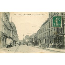 2 cpa 92 LEVALLOIS PERRET. Rue Victor-Hugo animée et les Abattoirs 1903