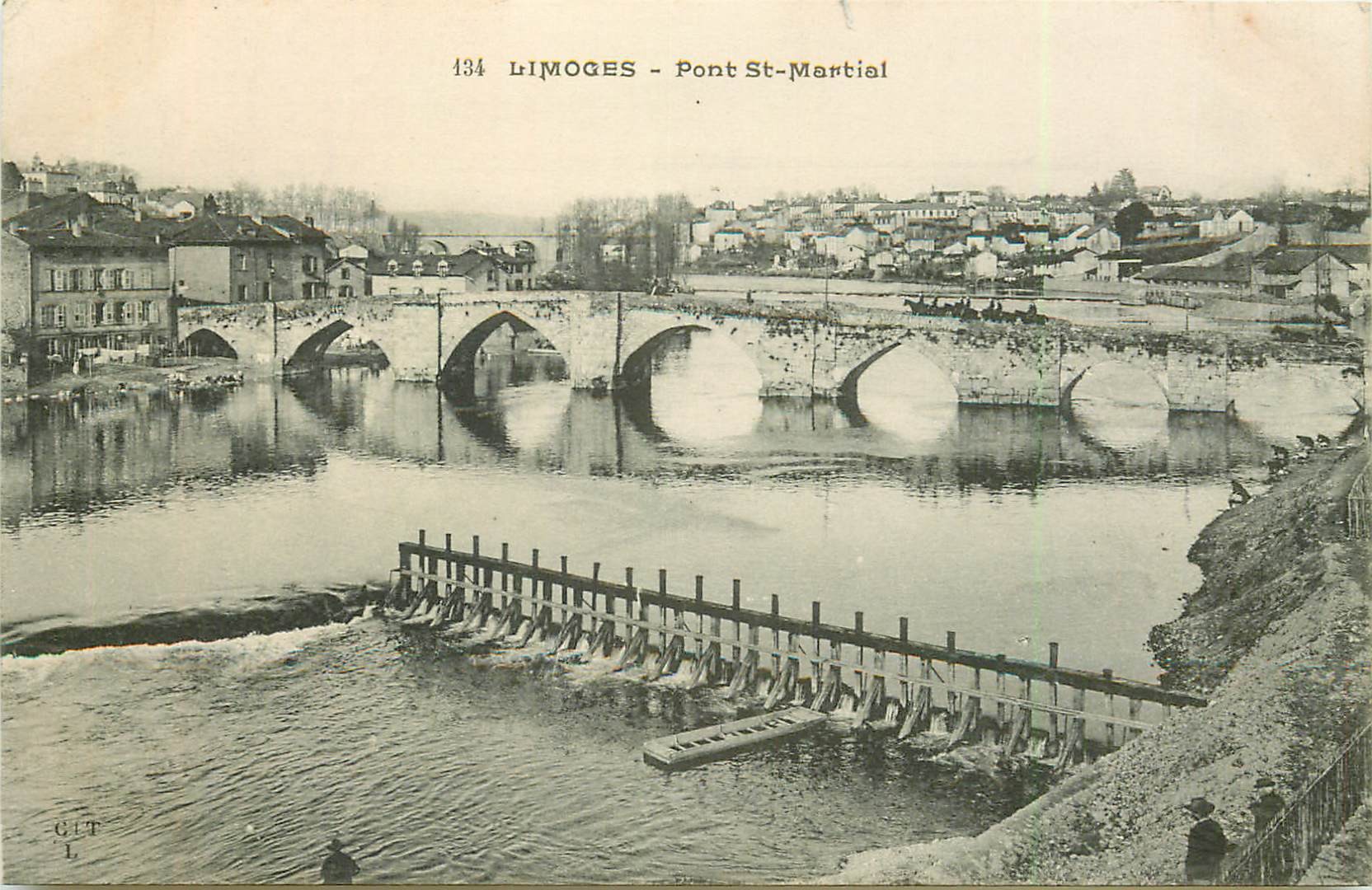 Carte Postale Ancienne LIMOGES – Place Du Poids Public, Dos Non Divisé, Années 1900