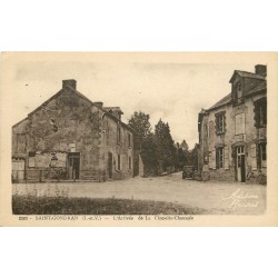 35 SAINT-GONDRAN. Automobile à l'Arrivée de la Chapelle-Chaussée