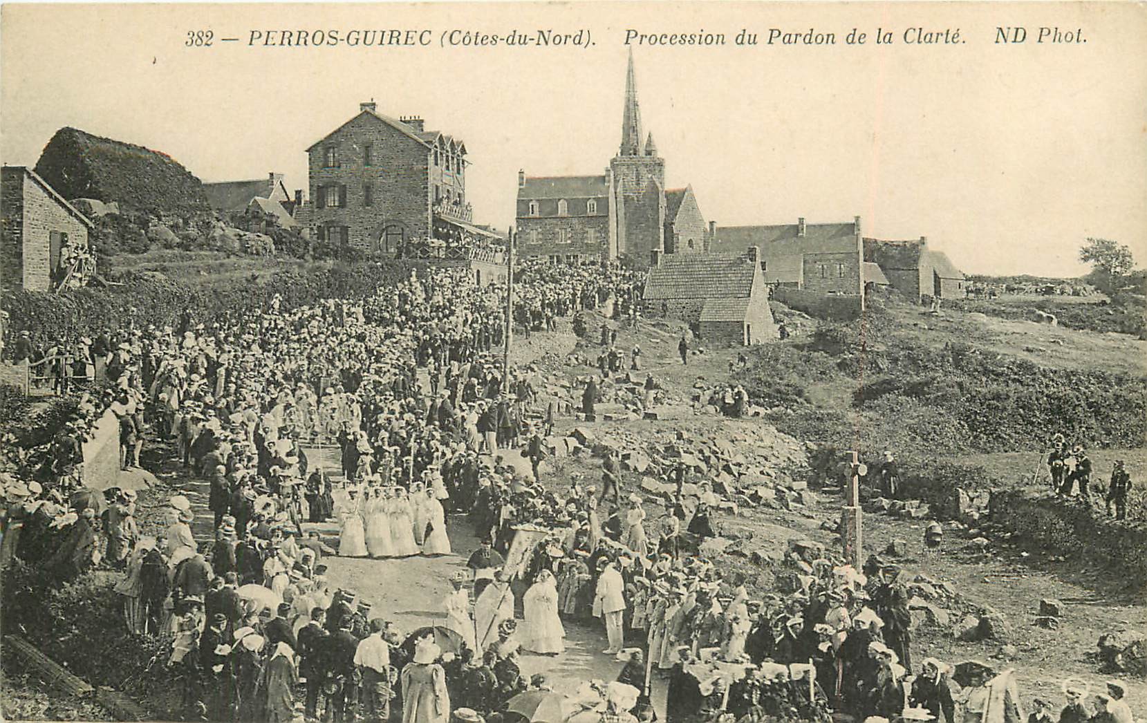 22 PERROS-GUIREC. Procession du Pardon de la Clarté