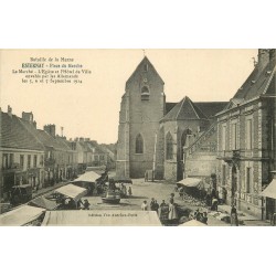 51 ESTERNAY. Le Marché, l'Eglise et Hôtel de Ville sur la Place