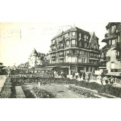Cpsm petit format 14 TROUVILLE. Le Flaubert Hôtel 1957