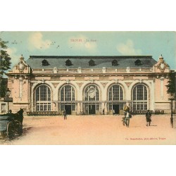 10 TROYES. La Gare animation 1929