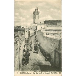 Maroc OUDJDA Une Rue arabe et Mosquée Sidi Okba animée 1933