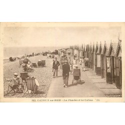 2 cpa 80 CAYEUX-SUR-MER. Planches Cabines et Plage 1922