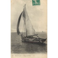 14 TROUVILLE. Barque de Pêcheurs allant à la Pêche 1910