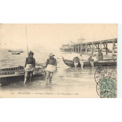 33 ARCACHON. Les Parqueuses arrivages d'Huîtres 1907