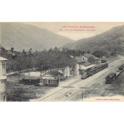 09 AX-LES-THERMES. Train en Gare