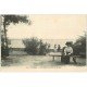 carte postale ancienne 17 FOURAS-LES-BAINS. Terrasse au bord de la Mer. Femme assise avec ombrelle