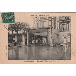 91 ATHIS-MONS. Bureau de Tabac Place de la Gare crue 1910