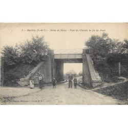 62 BARLIN. Route de Noeux Pont du Chemin de fer du Nord animation