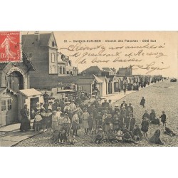 80 CAYEUX-SUR-MER. Chemin des Planches bien animé 1909