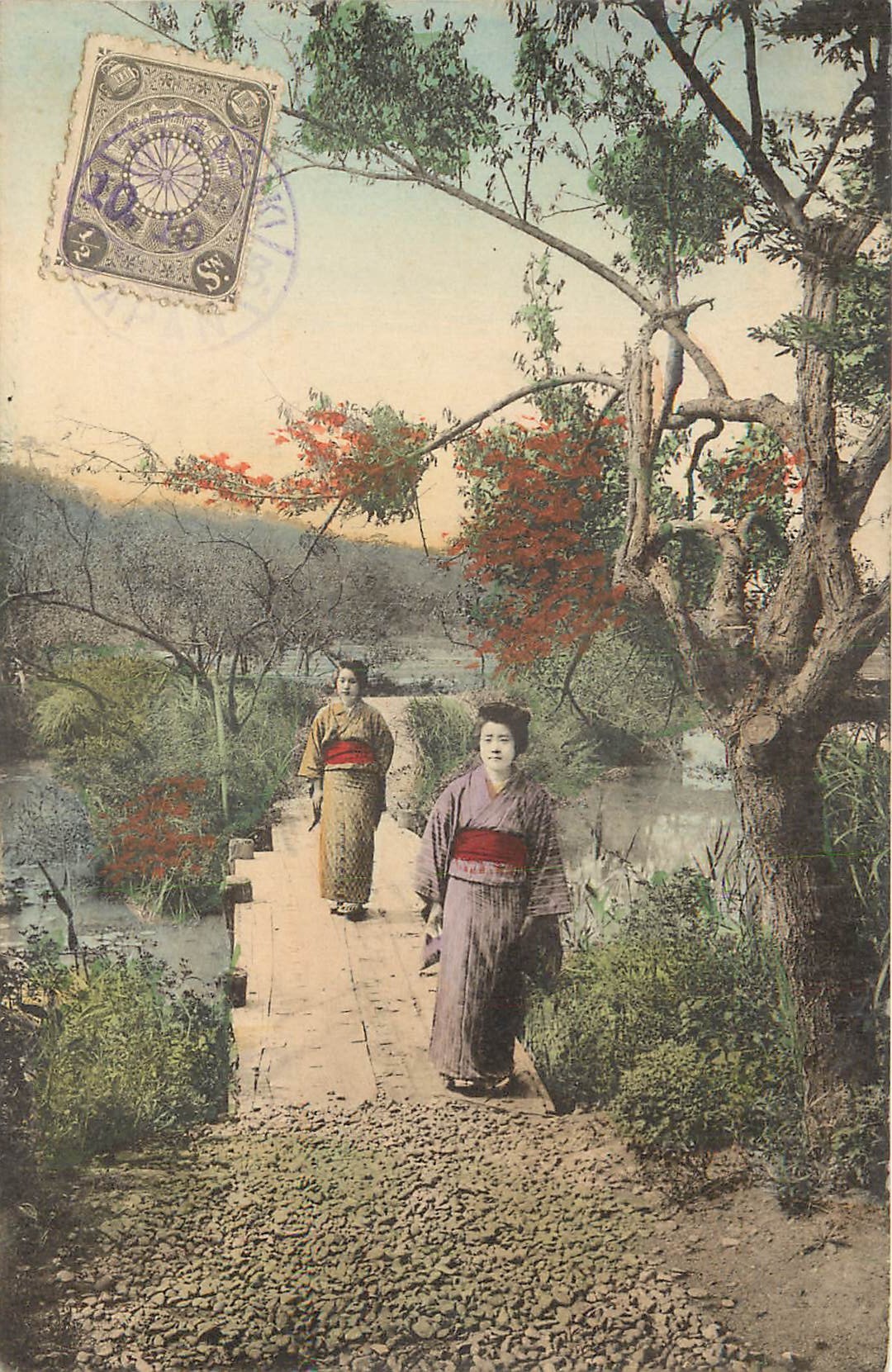 Japon Japan NAGASAKI Geïshas en kimono sur pont de bois 1914