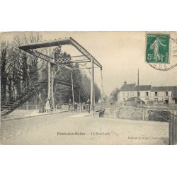 10 PONT-SUR-SEINE. Le Pont-levis métallique et Hôtel de la Gare 1911