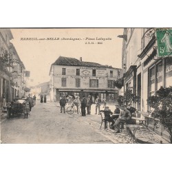 24 MAREUIL-SUR-BELLE. Voiture ancienne face au Café et La Belle Jardinière 1913