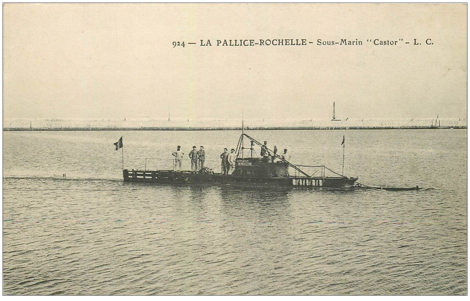 carte postale ancienne 17 LA PALLICE-ROCHELLE. Sous-Marin "" Castor ""