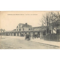 51 CHÂLONS-SUR-MARNE. Fiacres devant la Gare 1915.