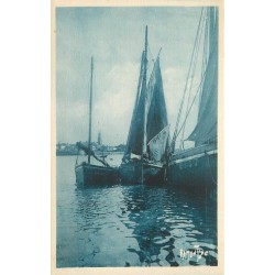 85 SAINT-GILLES-CROIX-DE-VIE. Barques de Pêcheurs dans le Port 1943